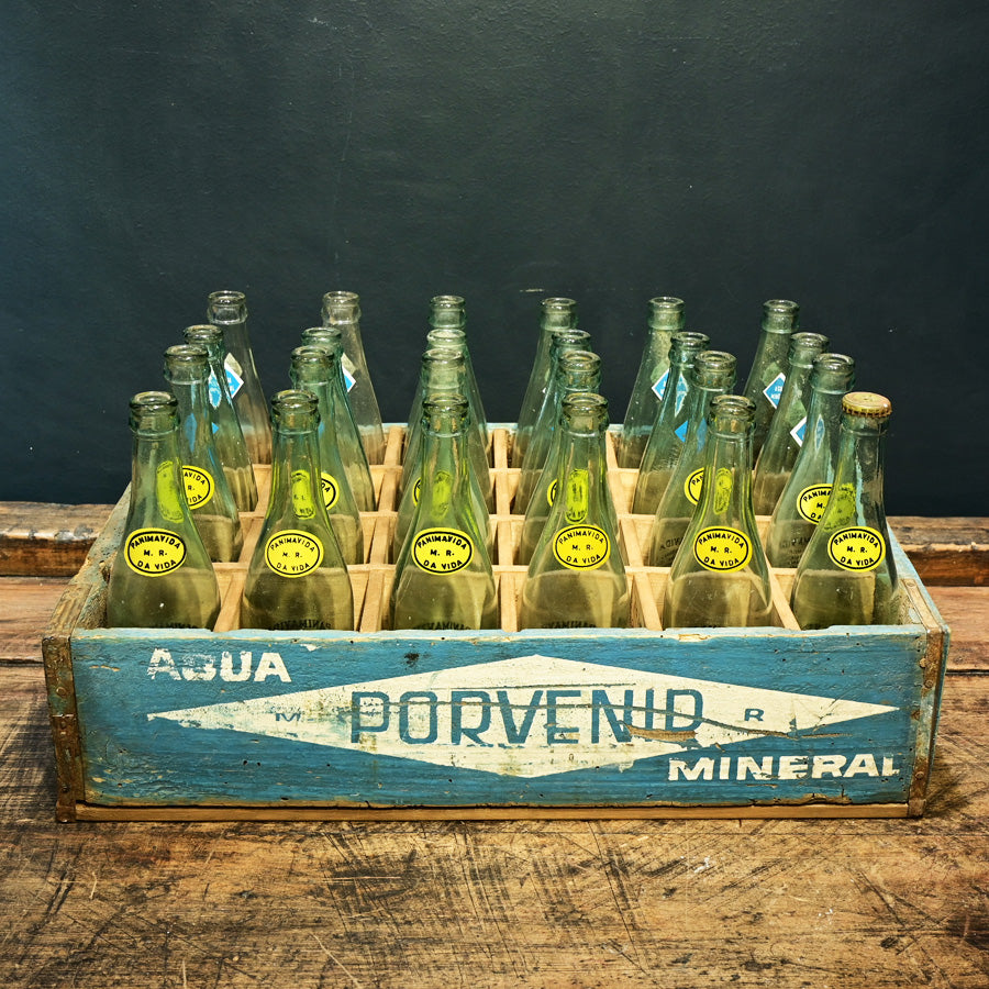 Jaba de botellas de agua mineral