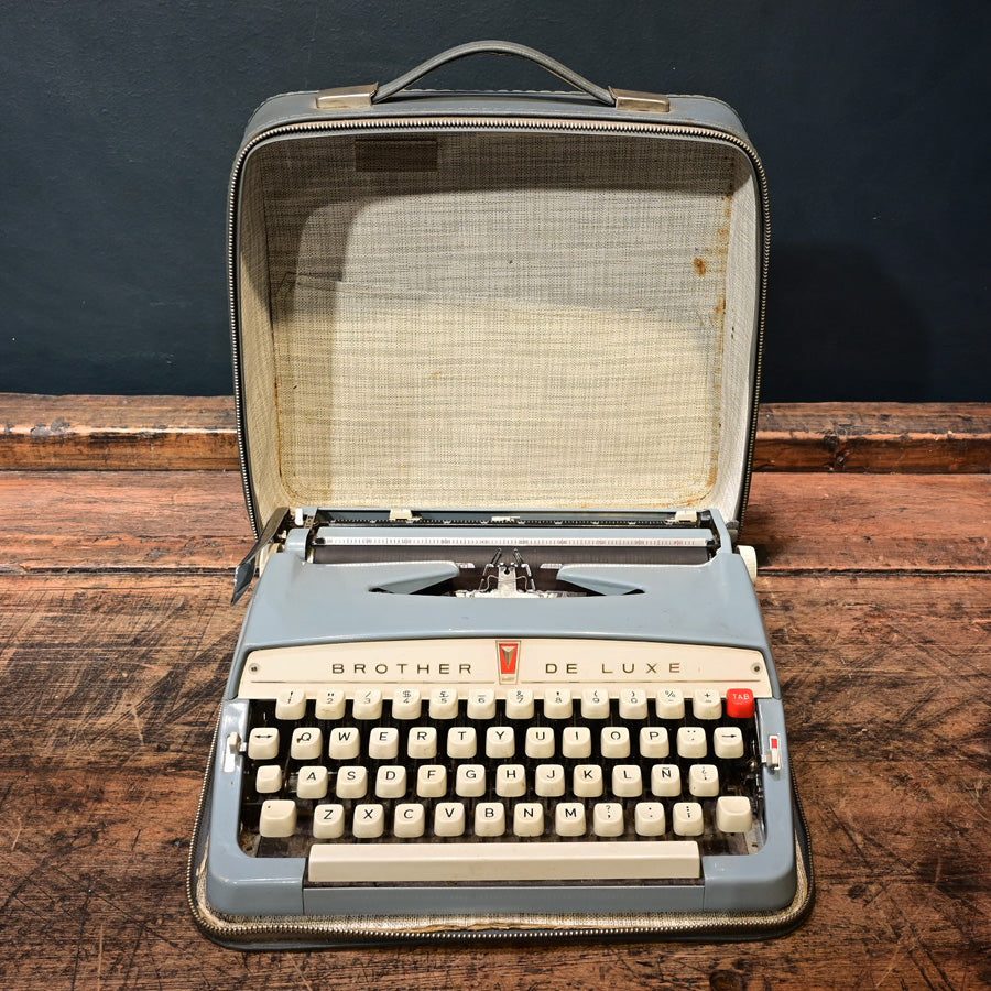 Máquina de escribir Brother De Luxe