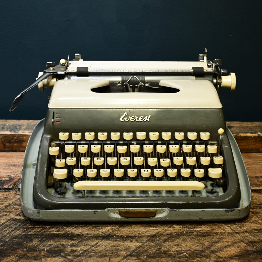Máquina de escribir Everest K2 De Luxe