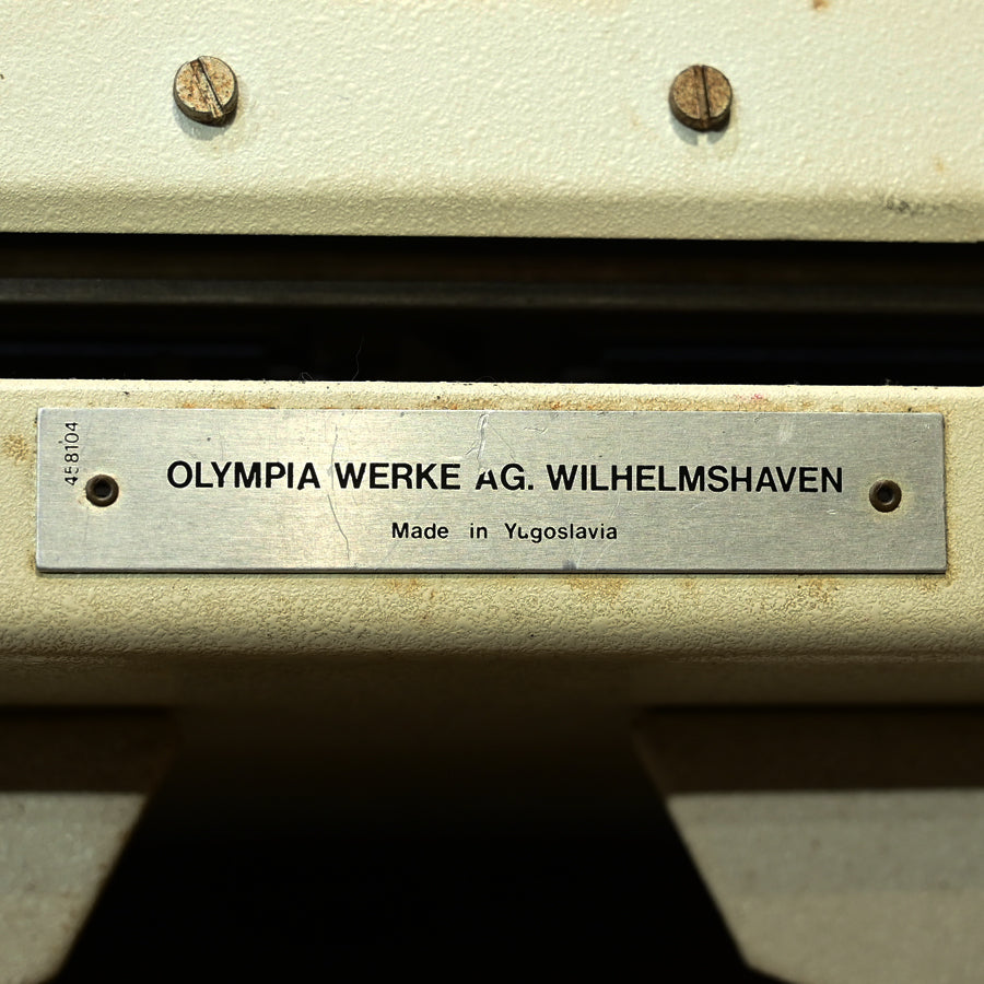 Máquina de escribir Olympia Traveller