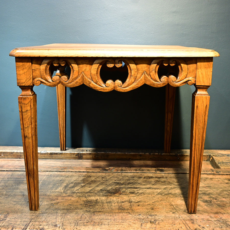 Mesa lateral encina tallada