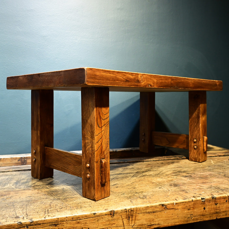 Mesita baja en roble