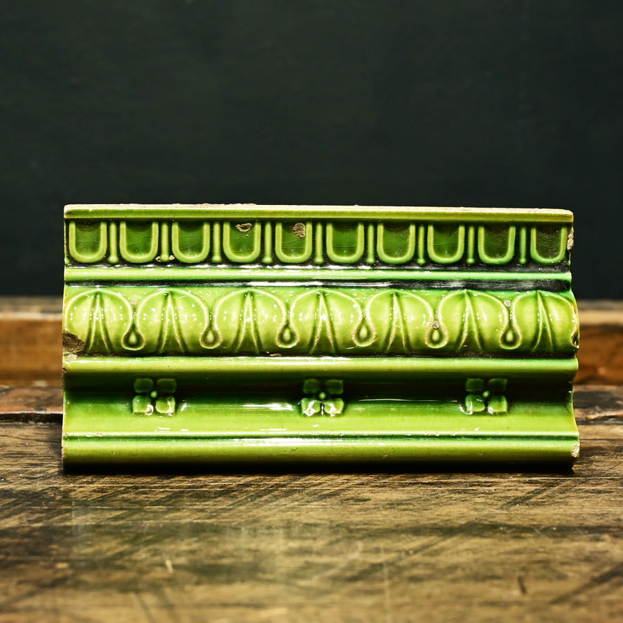 Moldura o bocel en cerámica esmaltada