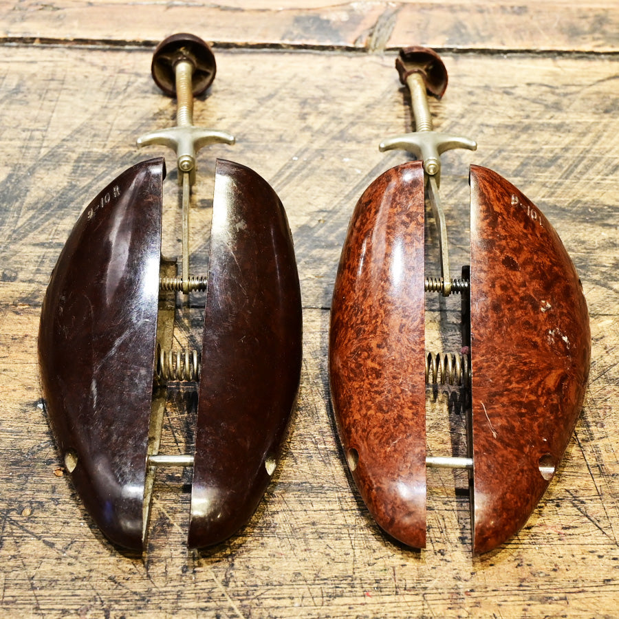 Par de Hormas de baquelita