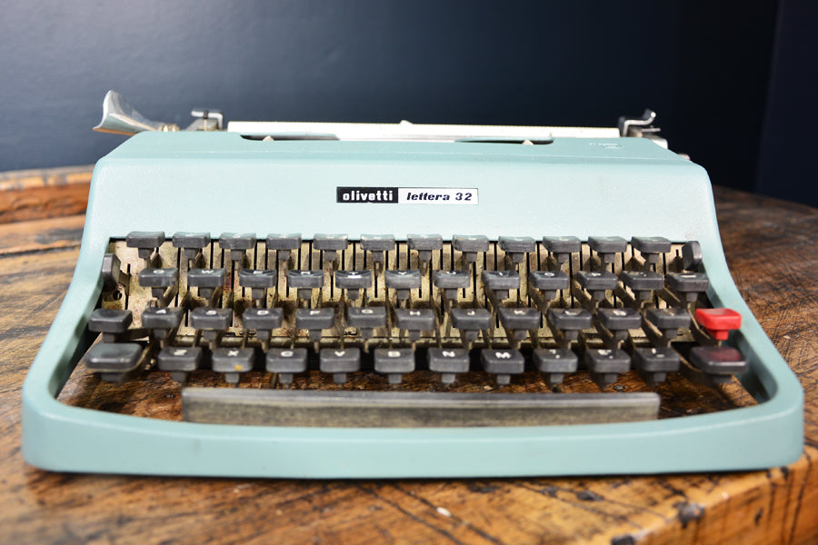 Máquina de escribir Olivetti Lettera 32 – Atelier