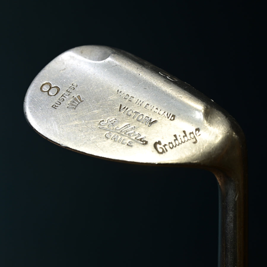 Hierro de golf de Arturo Mori