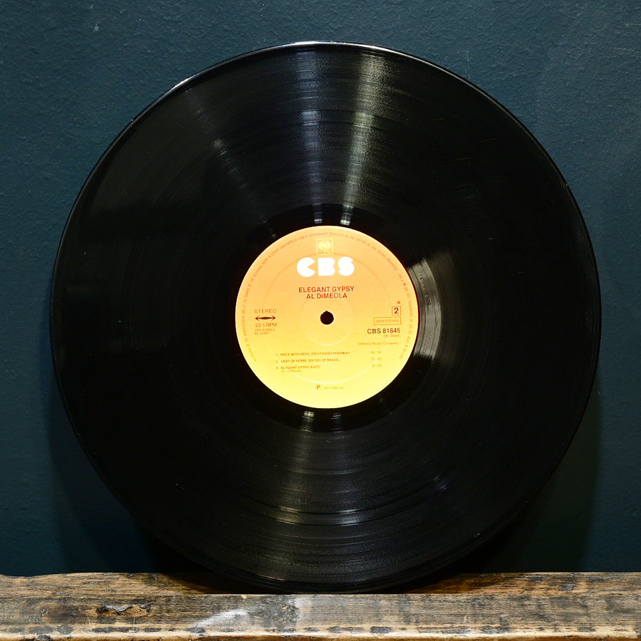 Long Play "Elegant Gypsy" de Al Di Meola edición neerlandesa de 1977