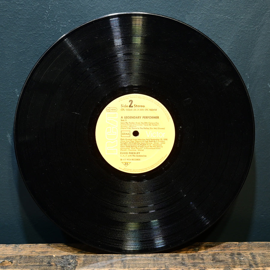 Long Play "A Legendary Performer vol.1" de Elvis Presley edición alemana de 1973
