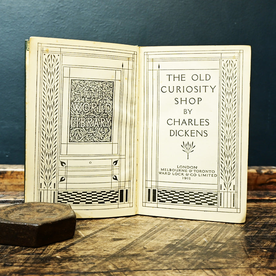 Libro "The Old Curiosity Shop" de Charles Dickens