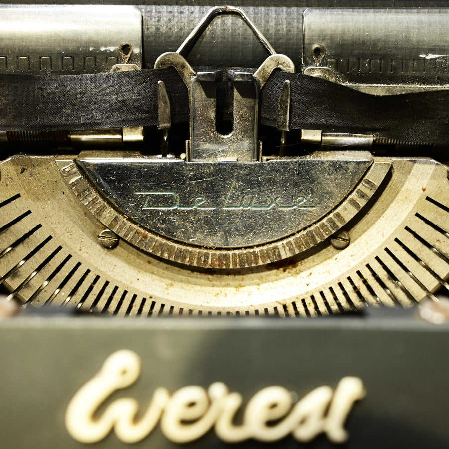 Máquina de escribir Everest K2 De Luxe