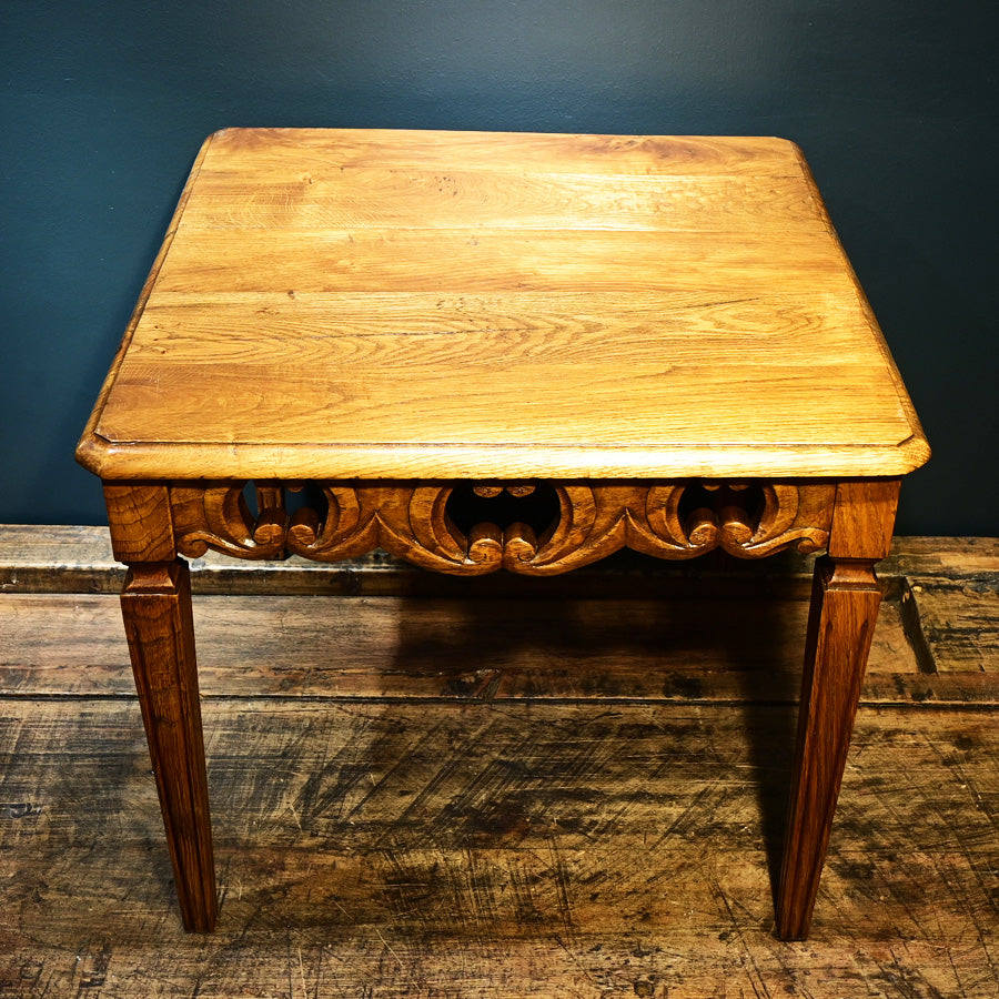 Mesa lateral encina tallada