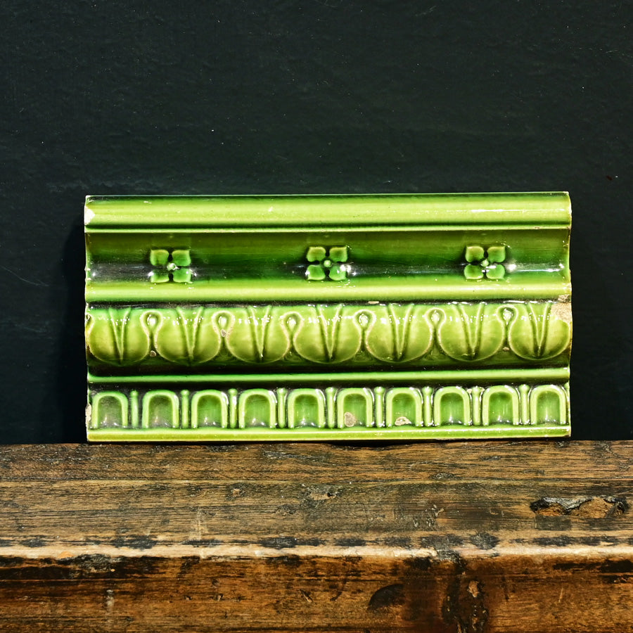 Moldura o bocel en cerámica esmaltada