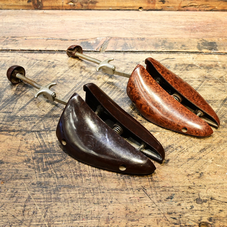 Par de Hormas de baquelita