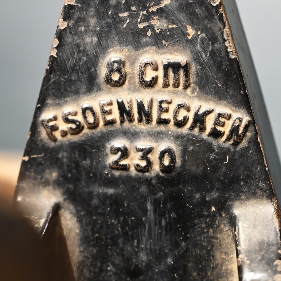 Perforadora F. Soennecken modelo 230